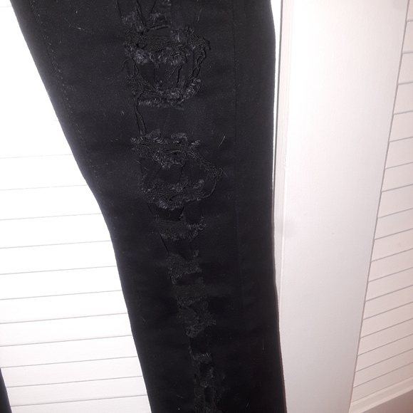 Skinny Black Italian stretch Front legs all distressed  Jean's new  Size S OR  M - Picture 2 of 4